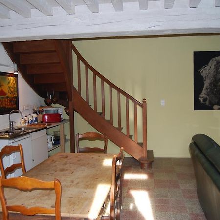 La Tour Bed and Breakfast Marcilly-la-Gueurce Εξωτερικό φωτογραφία