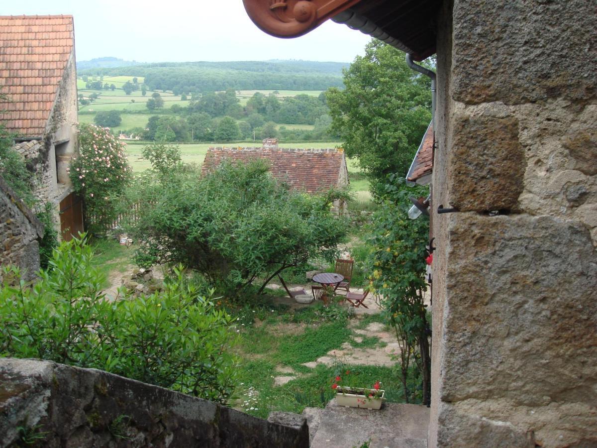 La Tour Bed and Breakfast Marcilly-la-Gueurce Εξωτερικό φωτογραφία
